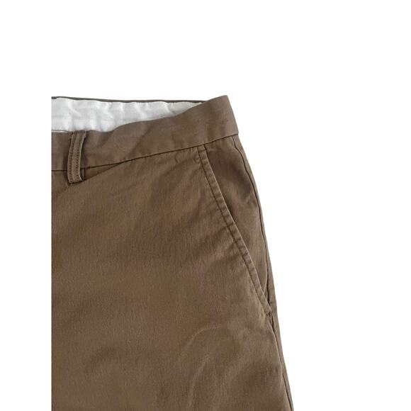Old Navy ultimate slim khaki shorts Size 36 - Picture 2 of 4